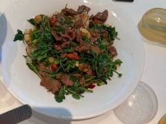 香菜摔打鲜牛肉-桂满陇·蟹黄小笼汤包(清河万象店)