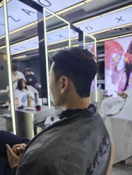 -藤野造型烫发染发