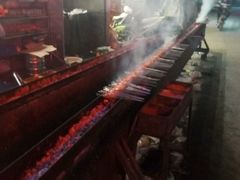 -清真磊磊烧烤老店(饮虎池街34号店)