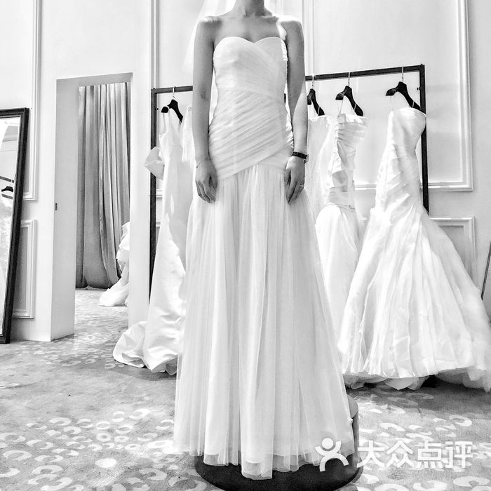 nora reve 婚纱与礼服