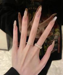 -悦指间美甲美睫