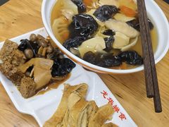 -龙华寺