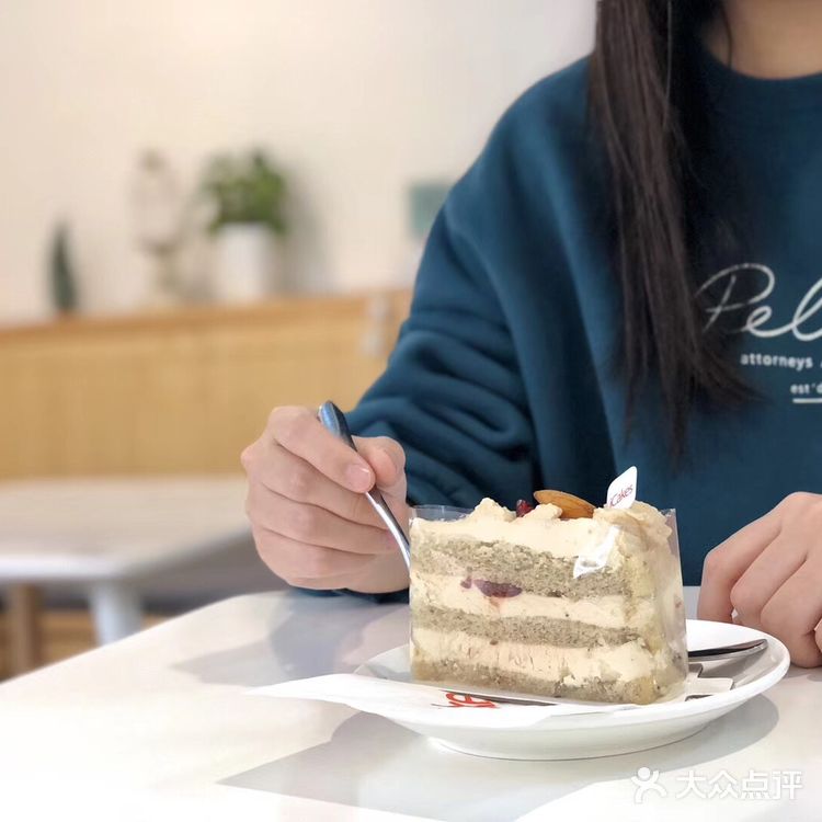 红丝绒mini蛋糕 9分，咸奶油味道刚好