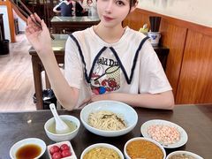 -裕兴记•蟹黄面馆(人民广场店)