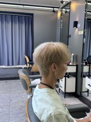 -藤野造型烫发染发