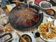 -渝嘴小老弟老火锅(华新村店)