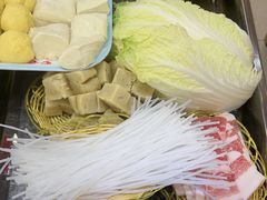 -屯老二农家铁锅炖·行业领军者(梅江店)