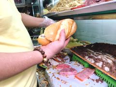 -Bánh Mì Huynh Hoa