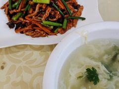 -鑫渔港海鲜本地菜·山海关浑锅(东戴河店)