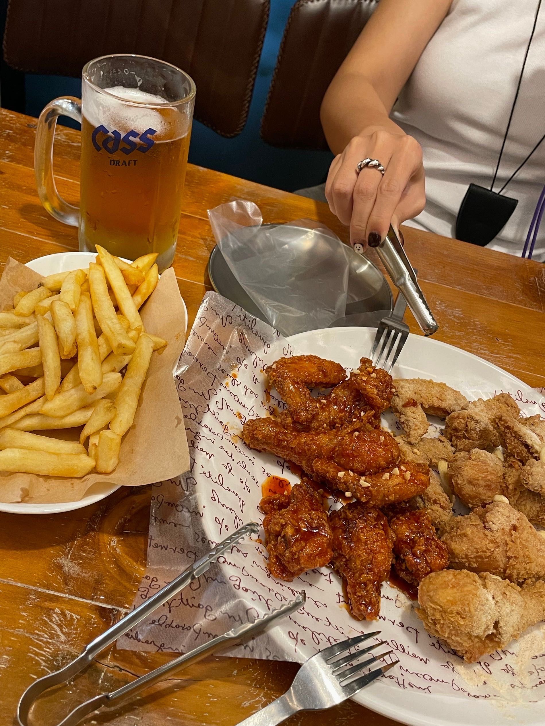 大块炸鸡配啤酒