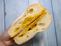 咸蛋黄流心米面包-富贵面包公司(运河店)