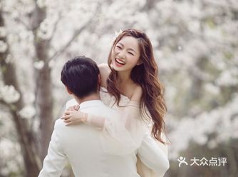 樱花婚纱照 带有主题性拍摄才能更好出片