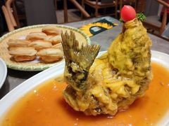 糖醋鲤鱼-闫府私房菜·百年鲁菜(恒隆店)