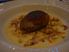 香煎鸭肝配玉米汁烟熏肉-AZUR聚(香格里拉饭店)