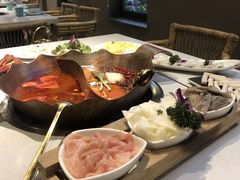-墨居上隐·院子里火锅(峨眉店)