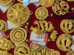 -恒一珠宝·回收黄金钻石奢侈品(灵岩南路店)