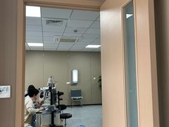 -上海大学附属上海和平眼科医院