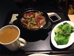 腊肠猪颈肉热锅饭-大家乐(广州白云三元里2店)