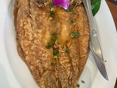 -Chom Cafe and Restaurant