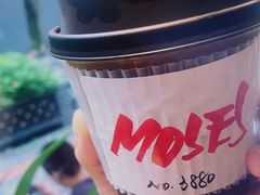-Moses写字咖啡