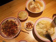 -八二小区抄手(龙湖上城天街店)