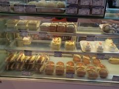 -白玉兰食品甜凤店(合生汇店)