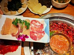 -城墙拐拐火锅(三峡广场黑金冠店)