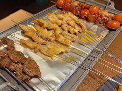 -曼听小寨海鲜烧烤·大连辣炒大王(盖州街店)