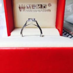 -威德钻石-克拉钻大本营(南京东路店)