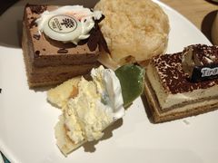 自助蛋糕-小鱼小牛·鱼牛干锅·脆鱼火锅(世欧广场店)