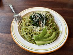 青酱意面配牛油果-ZEMOCAFE·FUSION FOOD(西交利物浦店)