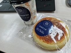 奶油芝士多面包-巴黎贝甜(好世界店)