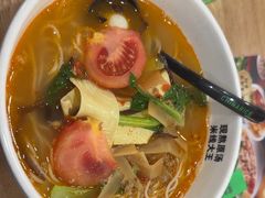 -蒙自源米线大王(东站店)