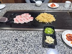 -长白山火山石烤肉