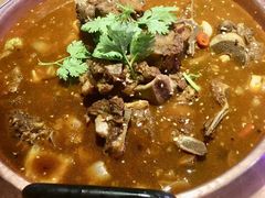 -虾弄弄海派小龙虾·牛羊蝎子火锅