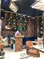 -PE SALON