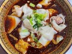 老麻抄手-梁记肥肠粉(宽窄巷子店)