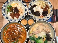-刀小蛮半只鸡过桥米线(家乐福四元桥店)