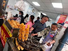 现炸油条-汪记鲜鱼糊汤粉(沈阳路总店)