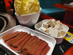 鸭血-六州府地锅鸡·农家菜·龙虾(未来科技城店)