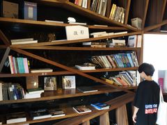 -钟书阁(松江泰晤士小镇店)