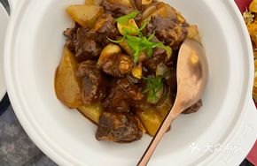 Braised Beef Ribs with White Radish in Cantonese Style