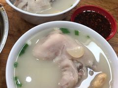 -雷祖芳老妈蹄花店