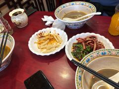 红烧牛肉面-金杨拉面王小吃面馆·牛三宝面·红烧牛肉粉