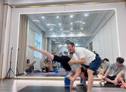 -亚太瑜伽普拉提学院