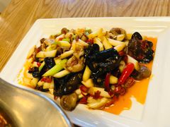 -兔行天下-鸿鹤鲜锅兔(中海国际店)