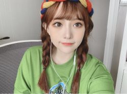 -AYO SALON