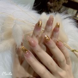 -潮店·虞妃妮轻奢美甲美睫馆