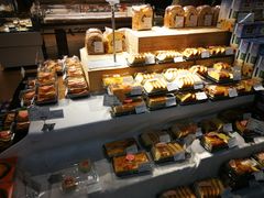 面包甜点陈列柜-欧式面包坊(青岛万象城店)