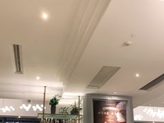 -港丽餐厅(高德置地店)